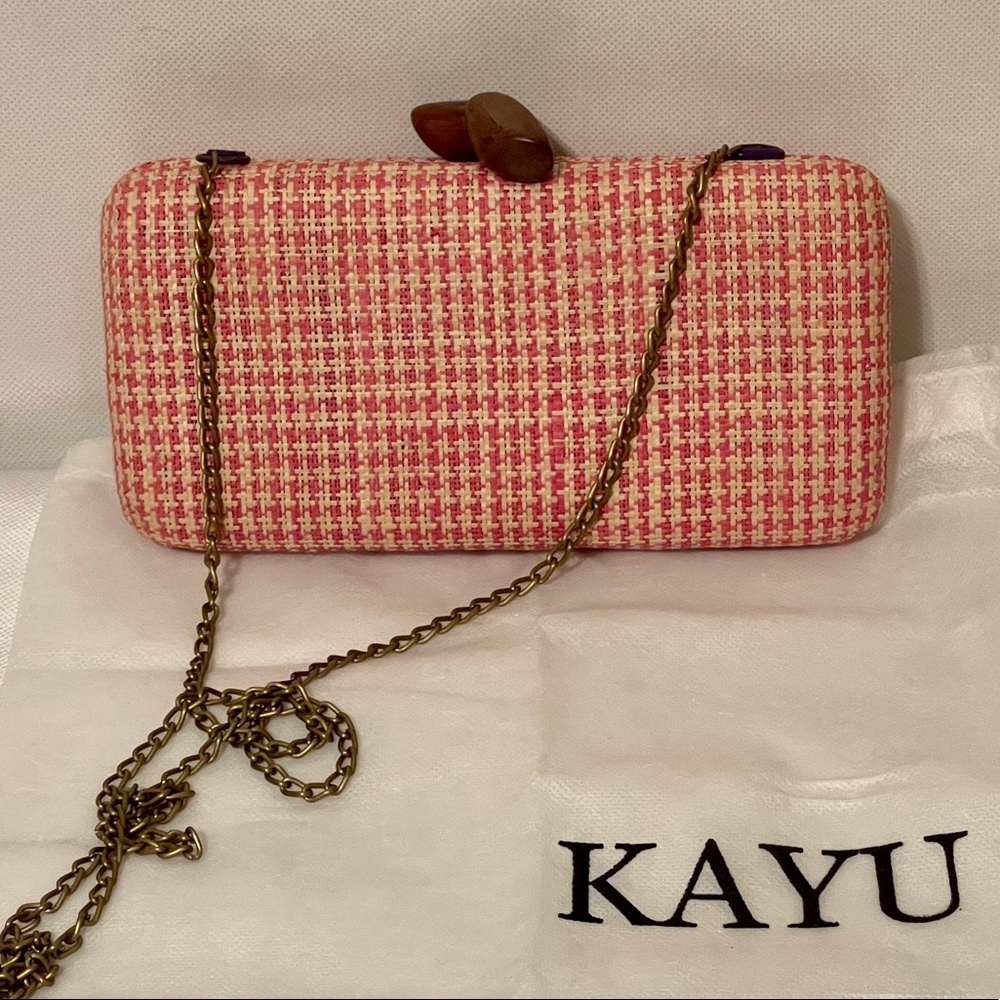 KAYU Clutch